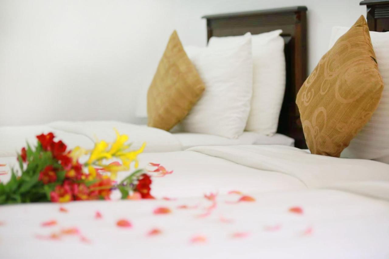 The Rock Hotel Νουβάρα Ελίγια Εξωτερικό φωτογραφία